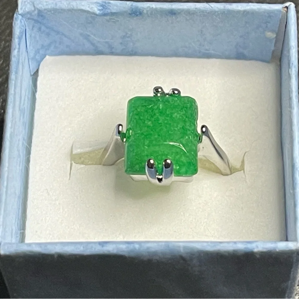 New Handmade Rare Natural Green Jadeite Rectangular Stone Sterling Silver Ring
